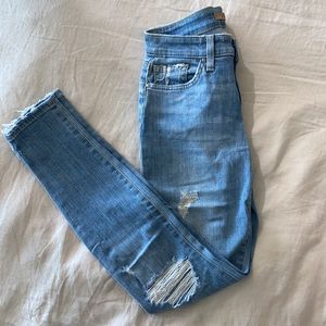 Worn once Joe’s Jeans size 25 light wash